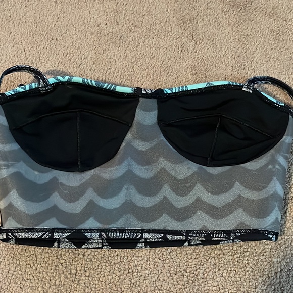 Billabong bathing suit too small - Picture 4 of 6